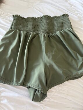 Green active shorts